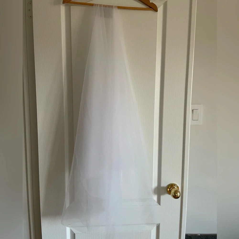 White Fingertip Wedding Veil with Blusher - Picture 3 of 10